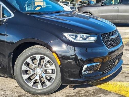 2026 Chrysler Pacifica Hybrid Pinnacle