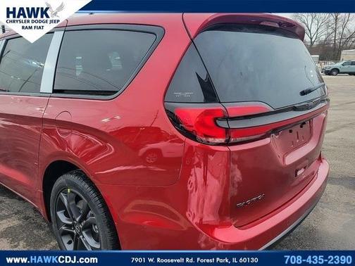 2026 Chrysler Pacifica Select