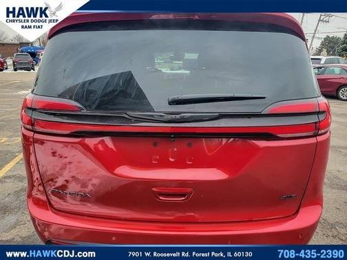 2026 Chrysler Pacifica Select