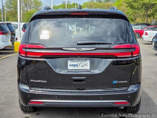 2025 Chrysler Pacifica Hybrid Pinnacle