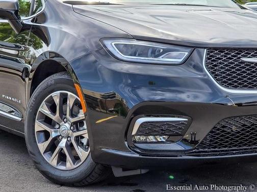 2025 Chrysler Pacifica Hybrid Pinnacle