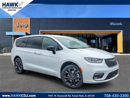 2026 Chrysler Pacifica Select