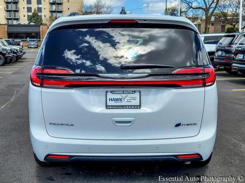 2025 Chrysler Pacifica Hybrid Pinnacle