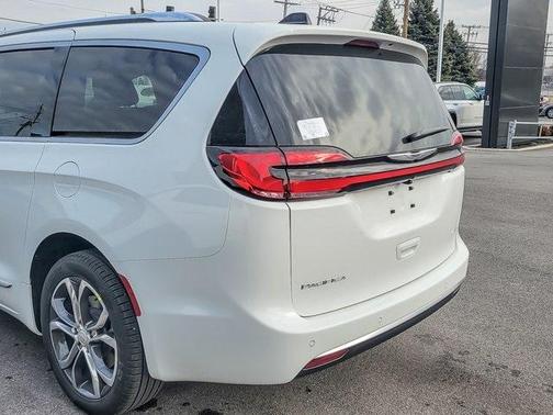 2026 Chrysler Pacifica Pinnacle