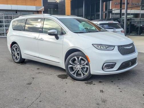 2026 Chrysler Pacifica Pinnacle