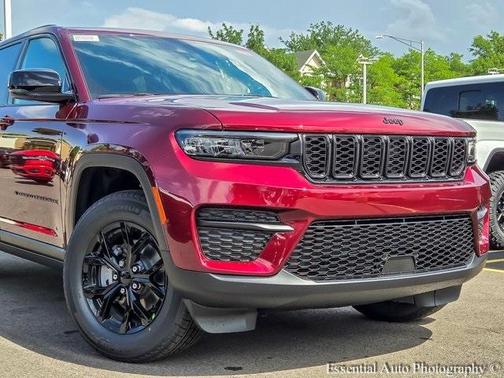 2025 Jeep Grand Cherokee Laredo
