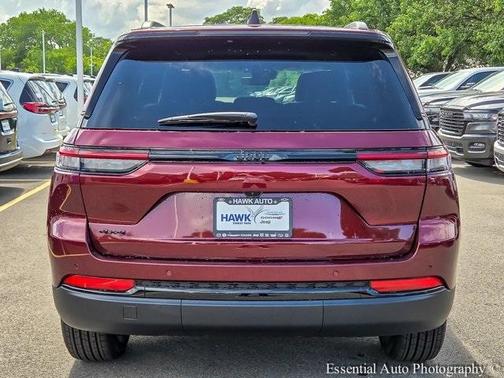 2025 Jeep Grand Cherokee Laredo