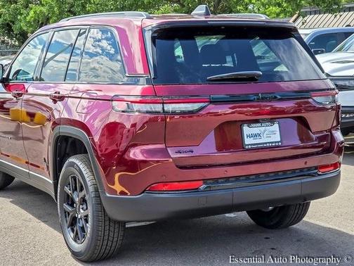 2025 Jeep Grand Cherokee Laredo