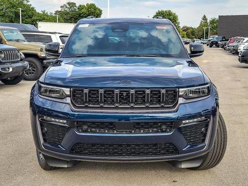 Fathom Blue Pearlcoat 2027 Jeep Grand Cherokee Limited