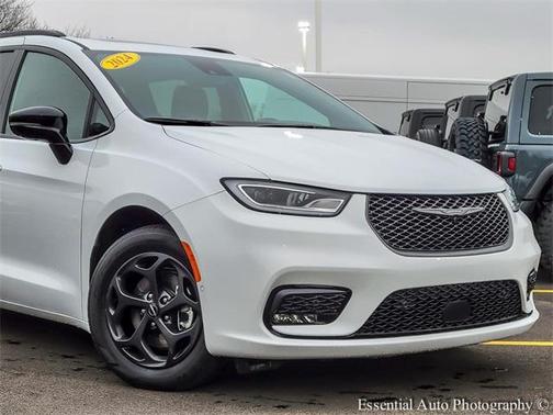 2024 Chrysler Pacifica Hybrid Select