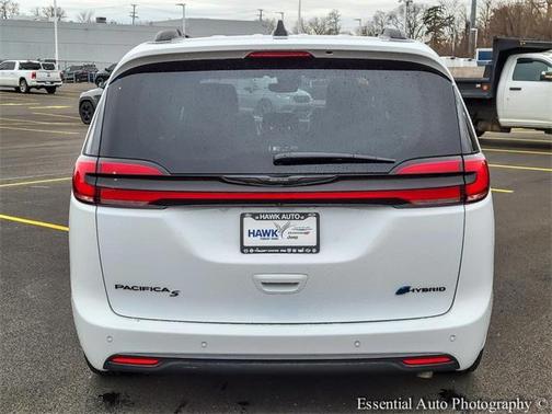 2024 Chrysler Pacifica Hybrid Select