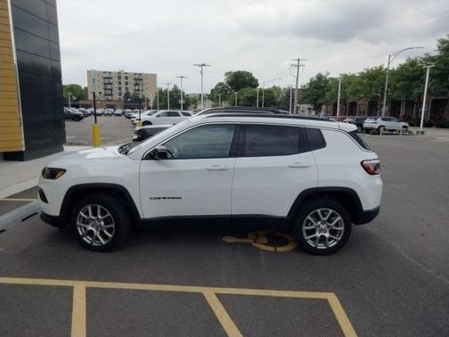 2022 Jeep Compass Latitude Lux
