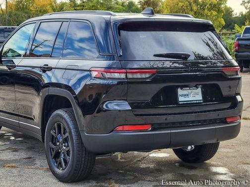 2025 Jeep Grand Cherokee Laredo