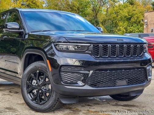 2025 Jeep Grand Cherokee Laredo