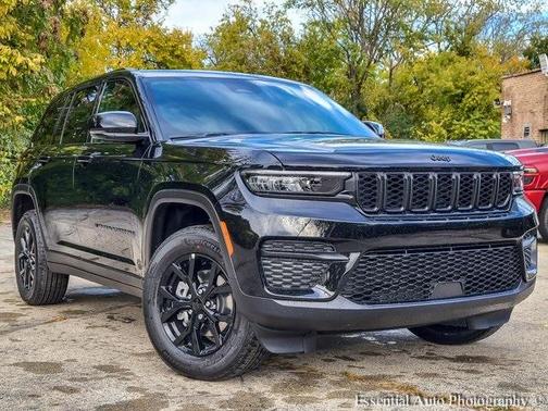 2025 Jeep Grand Cherokee Laredo