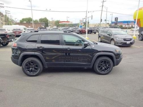 2022 Jeep Cherokee Trailhawk