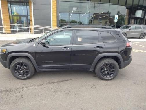 2022 Jeep Cherokee Trailhawk