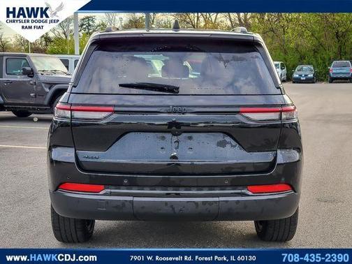 Diamond Black 2023 Jeep Grand Cherokee Altitude