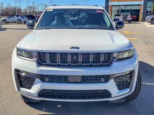 Bright White Clearcoat 2026 Jeep Grand Cherokee Limited