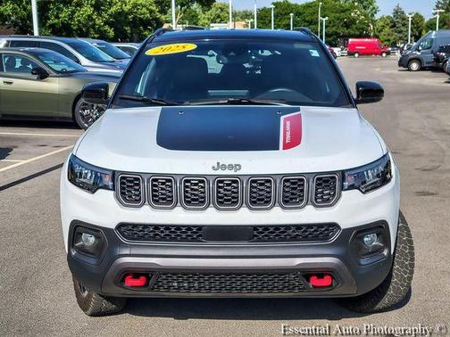 Bright White Clearcoat 2025 Jeep Compass Trailhawk