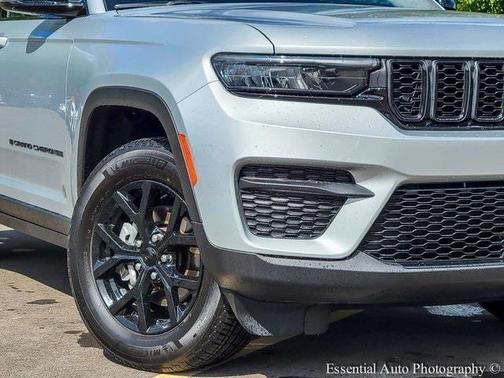 2024 Jeep Grand Cherokee Laredo