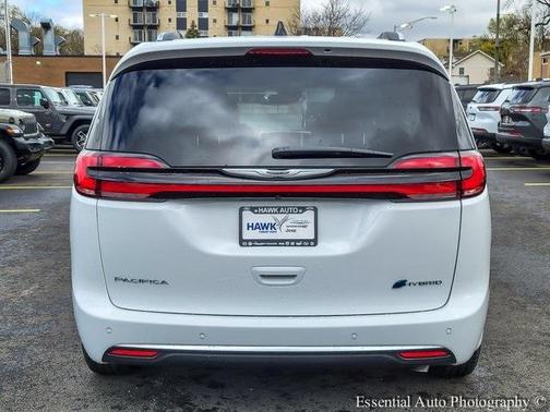 2025 Chrysler Pacifica Hybrid Pinnacle