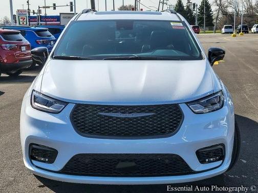 2025 Chrysler Pacifica Hybrid Select
