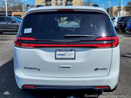 2025 Chrysler Pacifica Hybrid Select