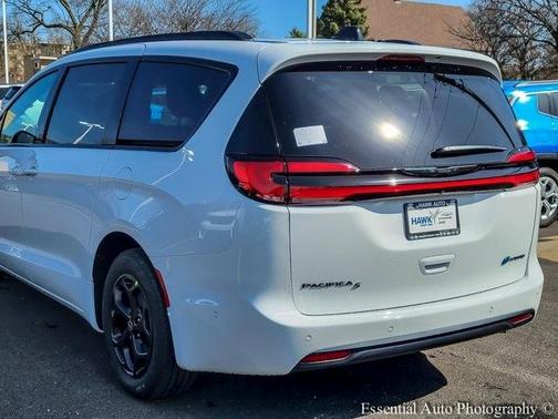 2025 Chrysler Pacifica Hybrid Select