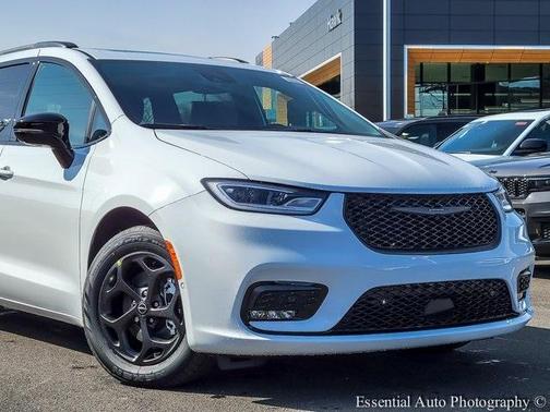2025 Chrysler Pacifica Hybrid Select