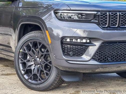 2025 Jeep Grand Cherokee Summit