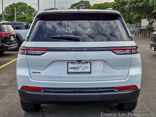 2025 Jeep Grand Cherokee Laredo
