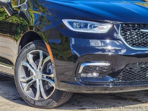 2026 Chrysler Pacifica Pinnacle