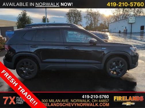 2024 Volkswagen Taos 1.5T SE Black