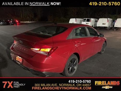 2023 Hyundai ELANTRA SEL