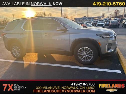 2023 Chevrolet Traverse LT Cloth