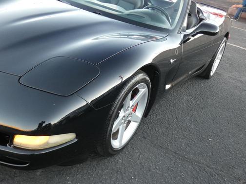 2004 Chevrolet Corvette Base