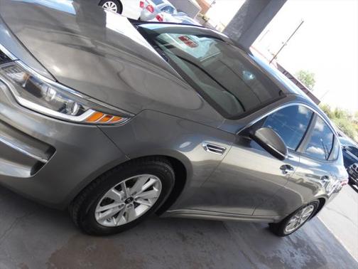 Photo 5 of 32 of 2016 Kia Optima LX