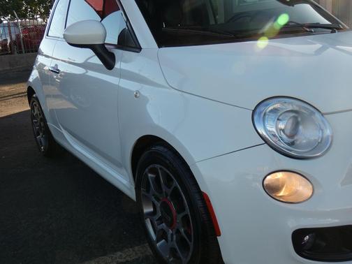 2015 FIAT 500 Sport