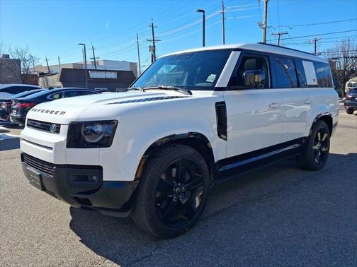 2024 Land Rover Defender 130 P400 X-Dynamic SE
