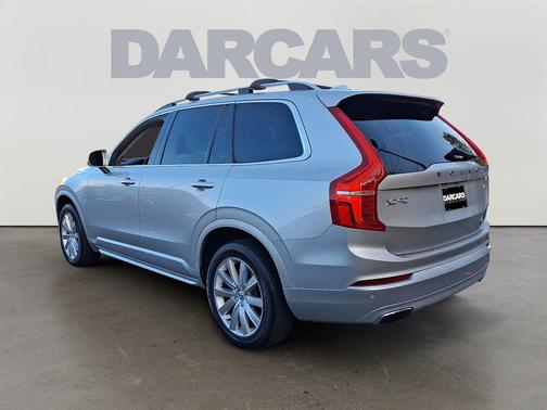 2017 Volvo XC90 T6 Momentum