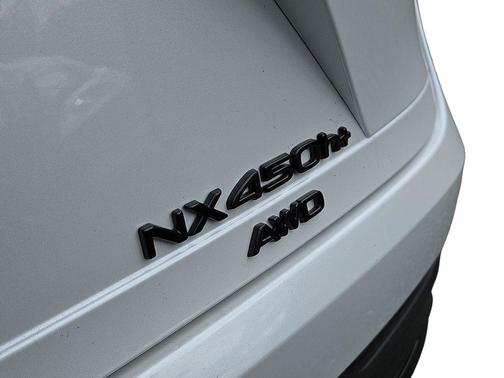 2025 Lexus NX 450h+ Luxury