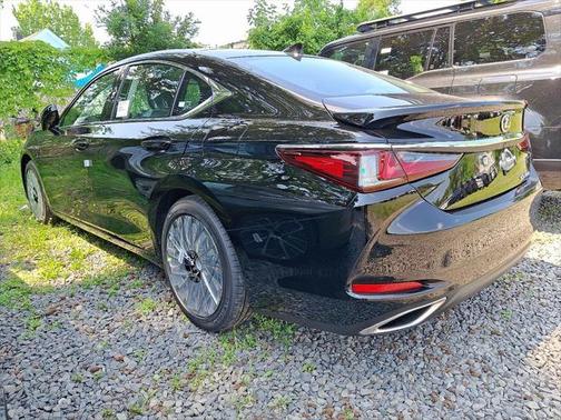 2025 Lexus ES 350 Ultra Luxury