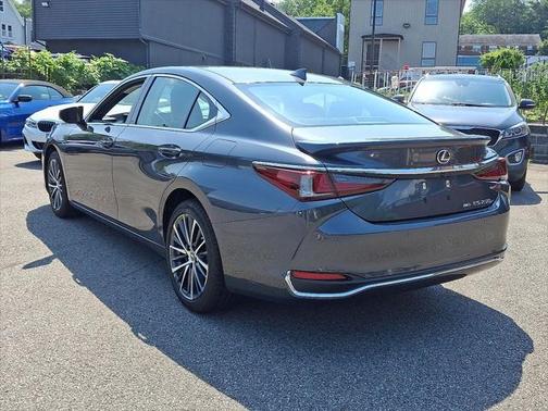 2023 Lexus ES 250 Base