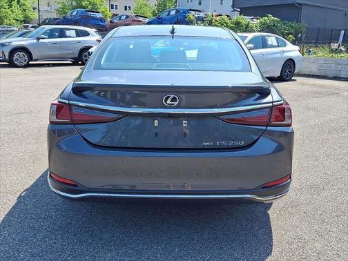 2023 Lexus ES 250 Base