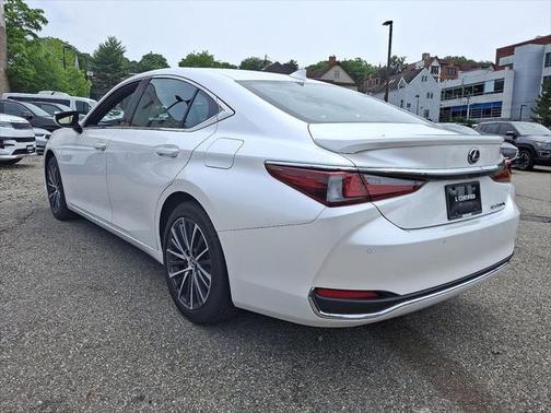 2025 Lexus ES 300h Base