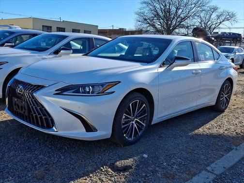 2025 Lexus ES 300h Base