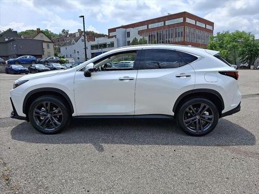 2025 Lexus NX 450h+ Luxury