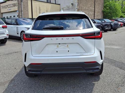 2025 Lexus NX 450h+ Luxury