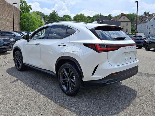 2025 Lexus NX 450h+ Luxury